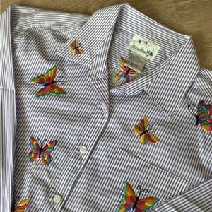 Vintage Quacker Factory Button Shirt w/ Butterfly Embroidery Grandmacore size M